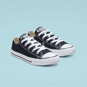 Kids low top converse